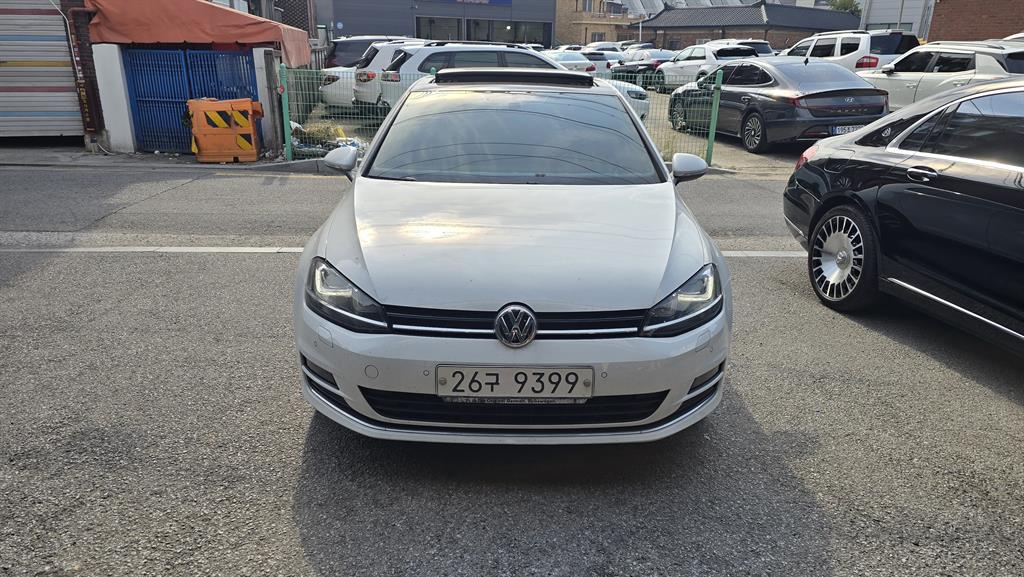 폭스바겐 골프 2.0 TDI 프리미엄 사진