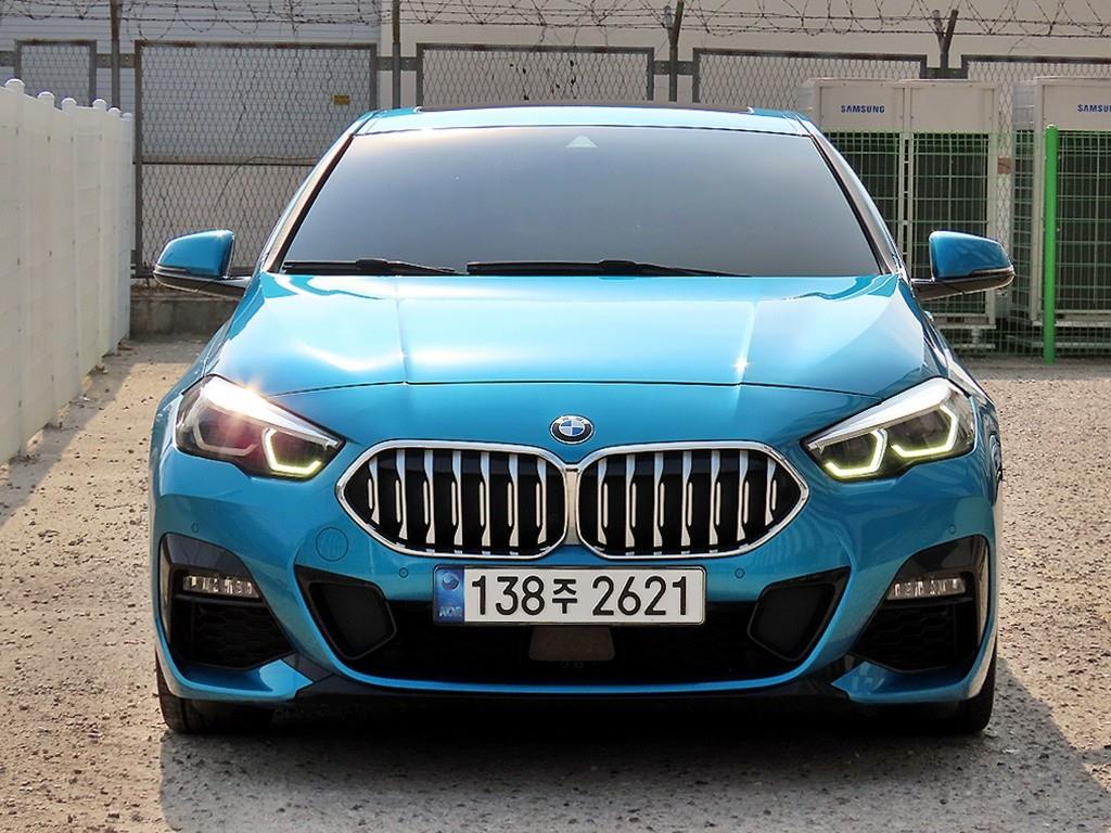BMW 2시리즈 220i M 스포츠 사진