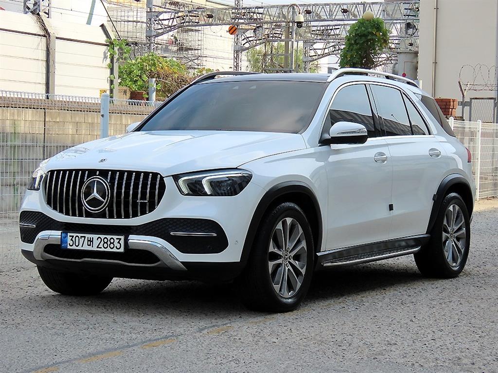 벤츠 GLE 클래스 GLE 300d 4MATIC 사진 2/20