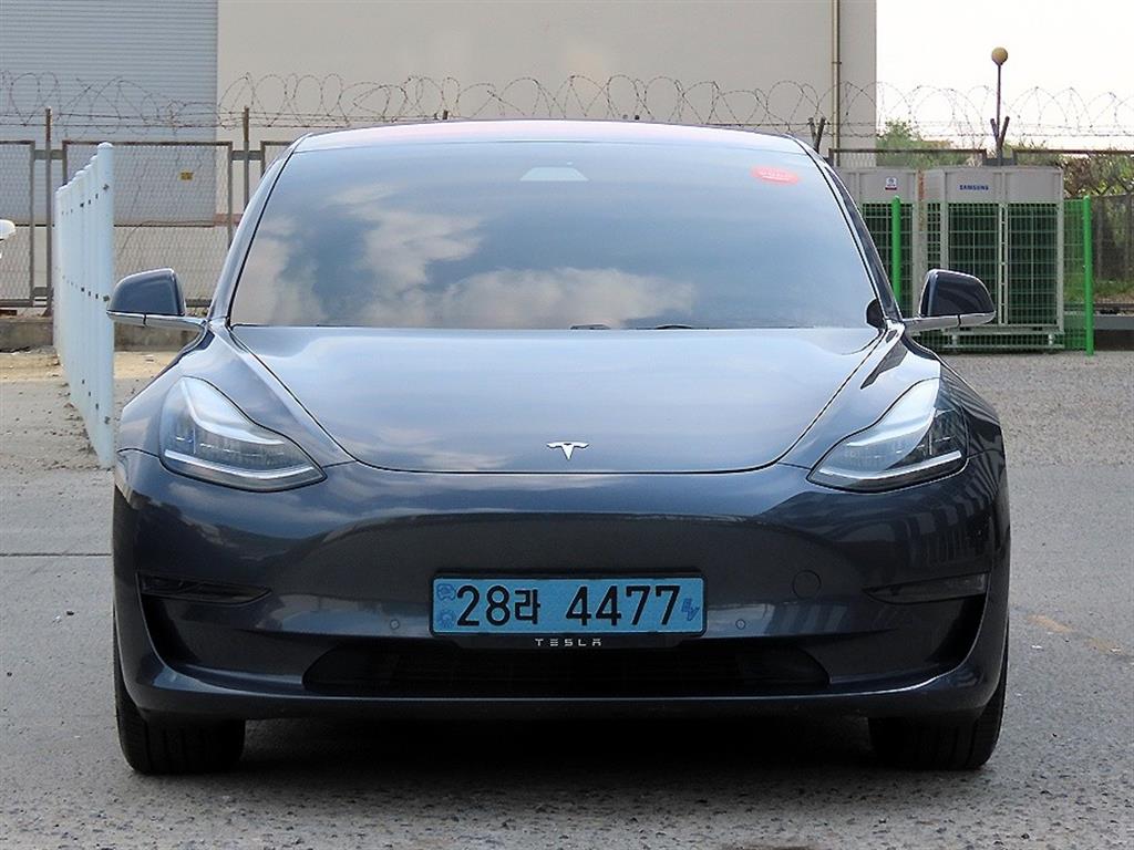 테슬라 모델 3 스탠다드 레인지 플러스 사진