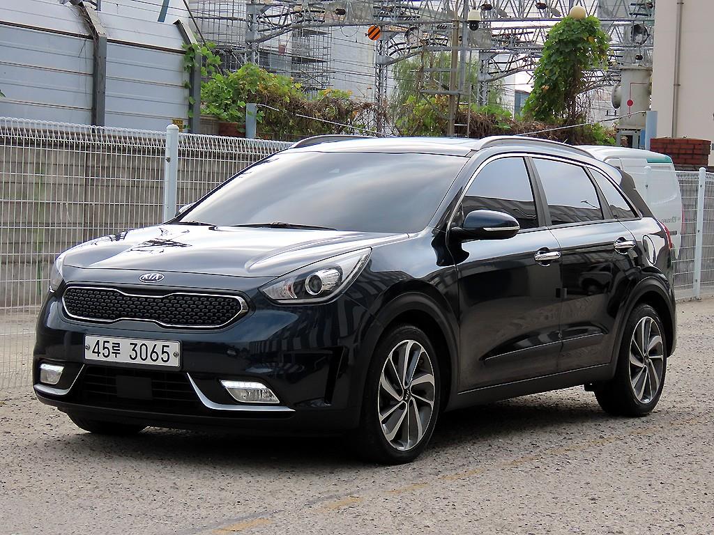 기아 니로 1.6 하이브리드 노블레스 사진 2/19
