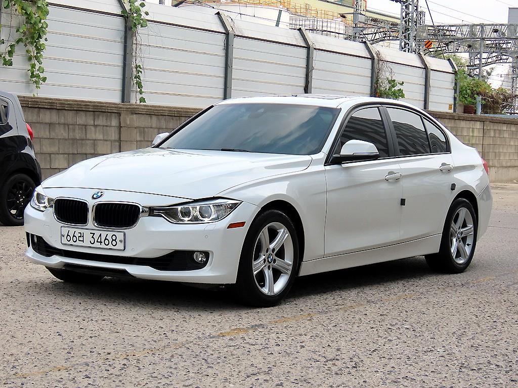 BMW 3시리즈 320i 사진 2/19