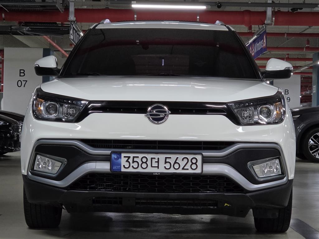KGM 티볼리 2WD 디젤 1.6 IX 사진 2/20