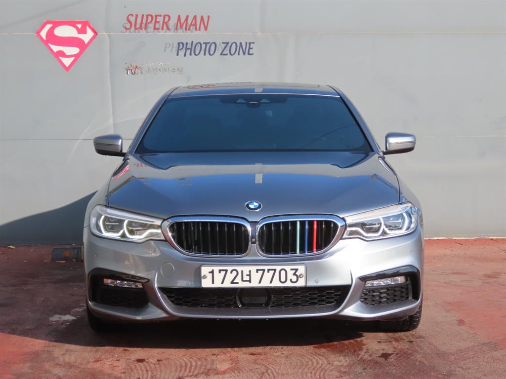 BMW 5시리즈 520d xDrive M 스포츠 플러스 사진 2/20