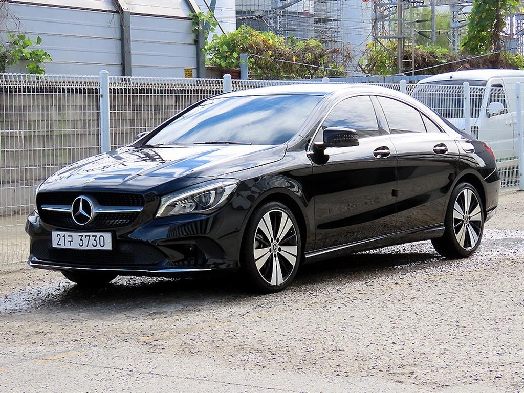 벤츠 CLA 클래스 CLA 250 4MATIC 사진 2/19
