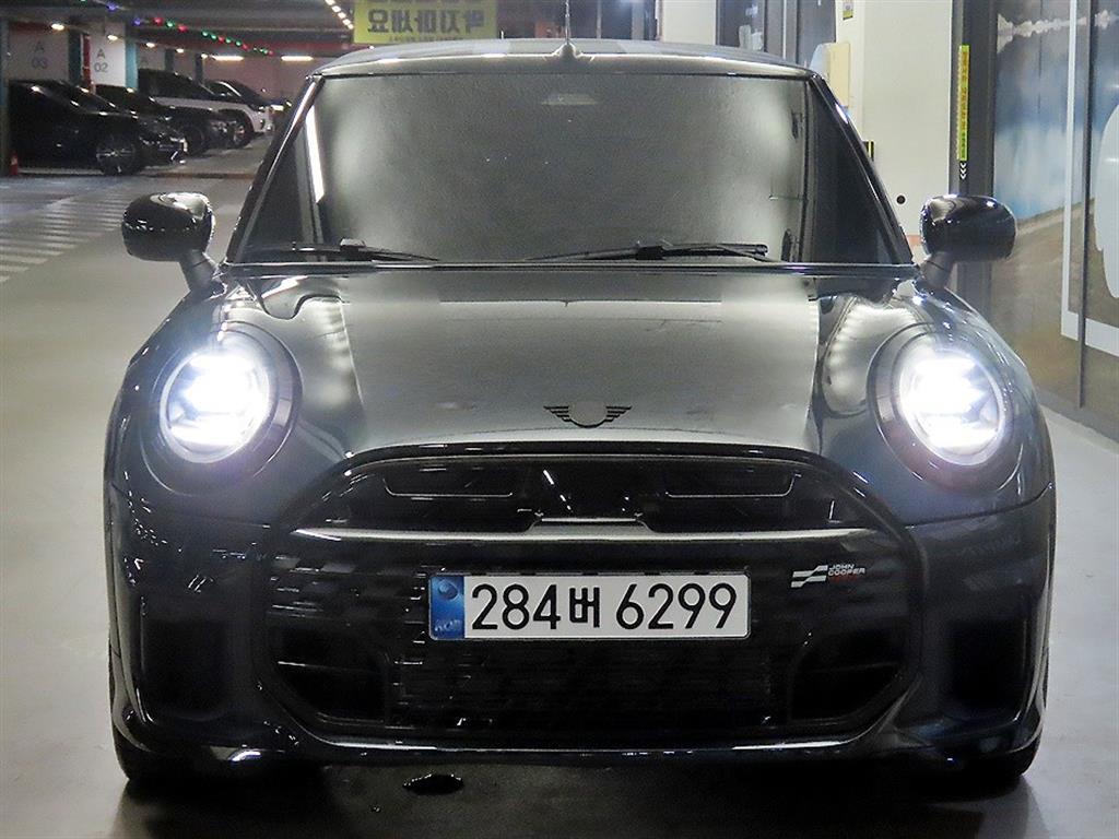 MINI 쿠퍼 컨버터블 JCW 사진