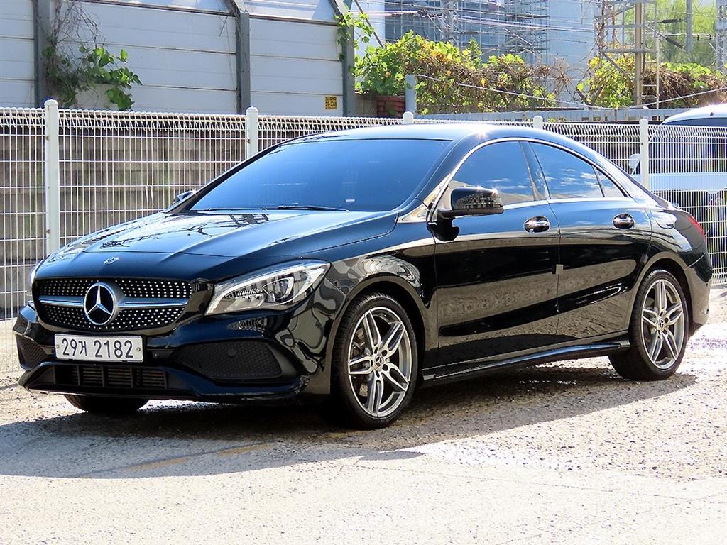 벤츠 CLA 클래스 CLA 220 AMG LINE 사진 2/18