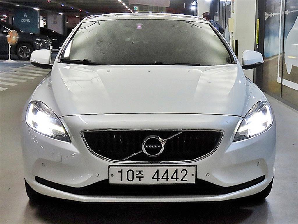 볼보 V40 D3 사진