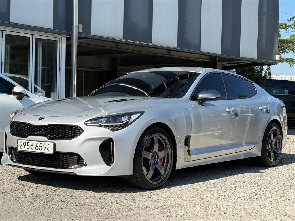 기아 스팅어 가솔린 3.3 터보 2WD GT 사진 2/20