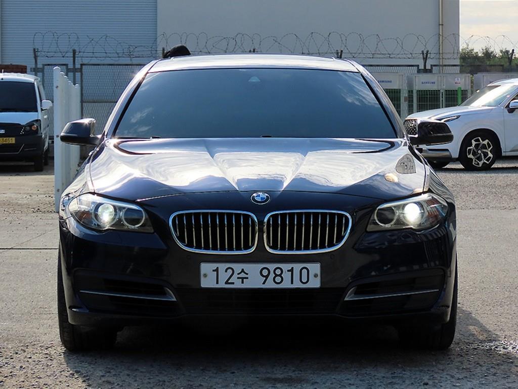 BMW 5시리즈 520d 사진