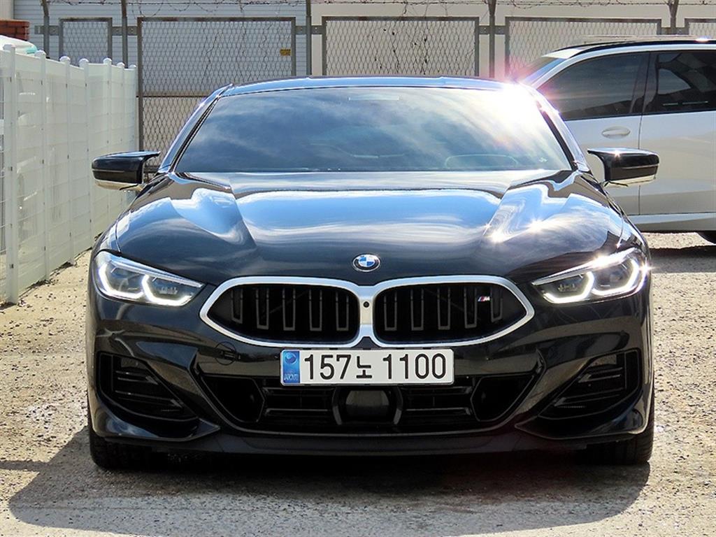 BMW 8시리즈 M850i xDrive 쿠페 사진