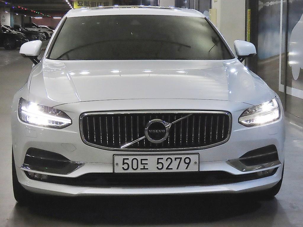 볼보 S90 T5 인스크립션 사진