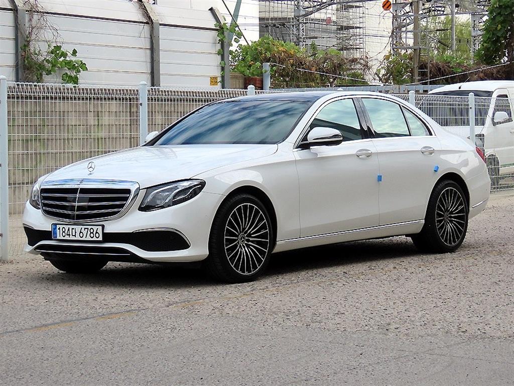벤츠 E 클래스 E450 4MATIC 익스클루시브 사진 2/20