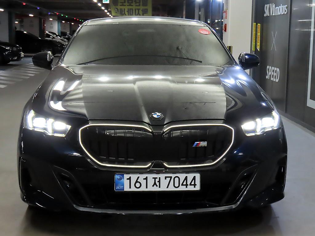 BMW 5시리즈 530i xDrive M 스포츠 사진