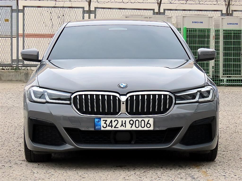 BMW 5시리즈 523d xDrive M 스포츠 사진