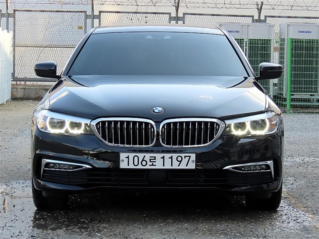 BMW 5시리즈 520i 럭셔리 사진
