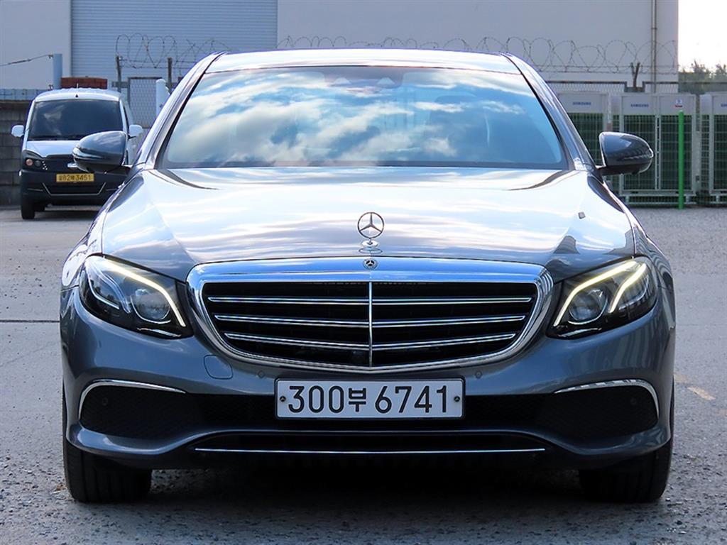 벤츠 E 클래스 E300 4MATIC 익스클루시브 사진