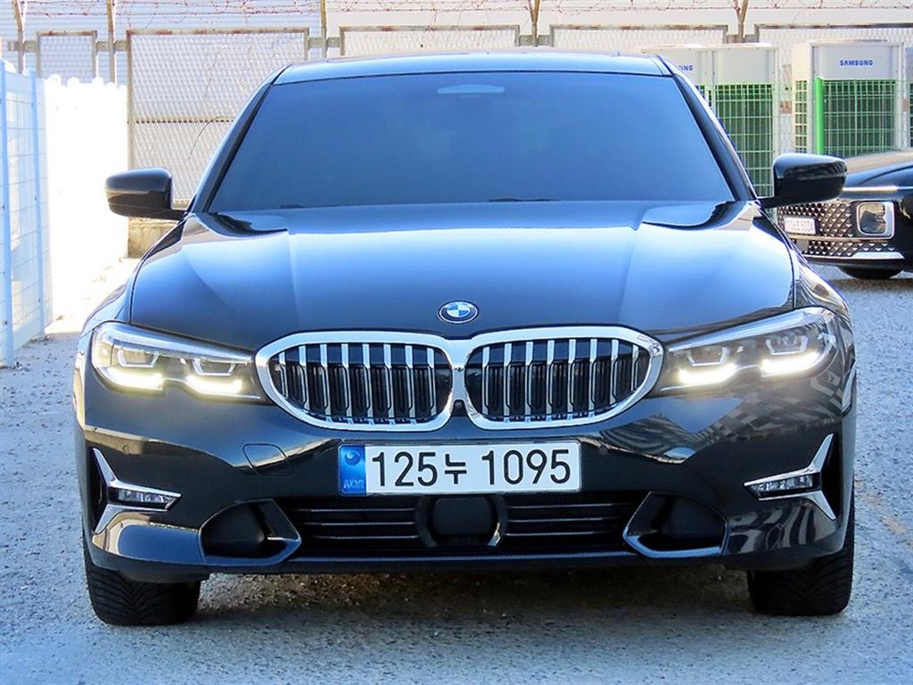 BMW 3시리즈 320i 럭셔리 사진