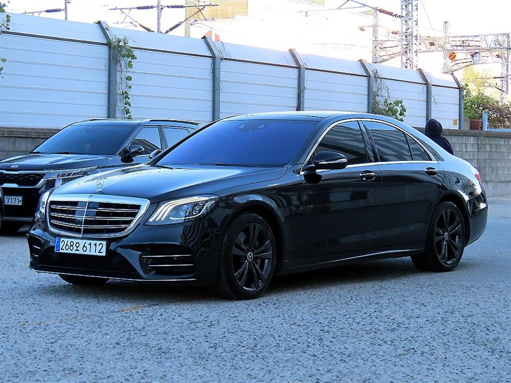 벤츠 S 클래스 S 350 d 4MATIC AMG Line 사진 2/20