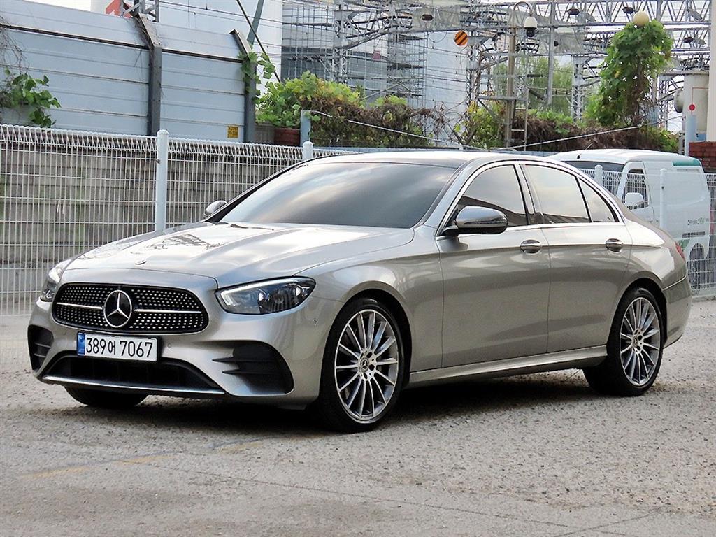 벤츠 E 클래스 E350 4MATIC AMG LINE 사진 2/20