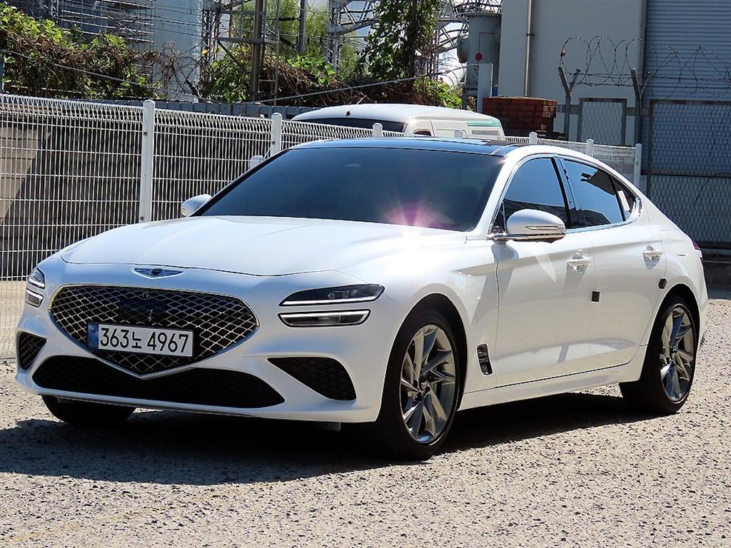 제네시스 G70 가솔린 2.0T 2WD 기본형 사진 2/20