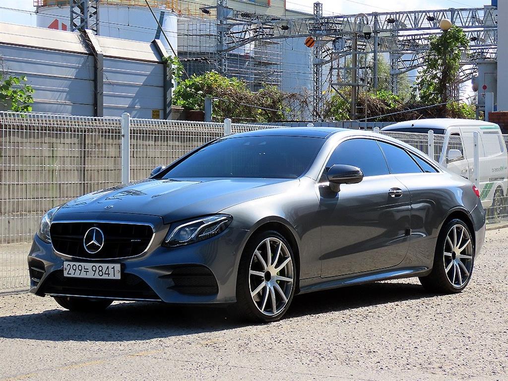 벤츠 E 클래스 E450 4MATIC 쿠페 사진