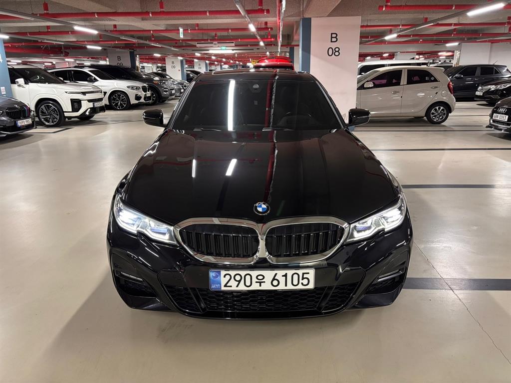 BMW 3시리즈 320i M 스포츠 사진