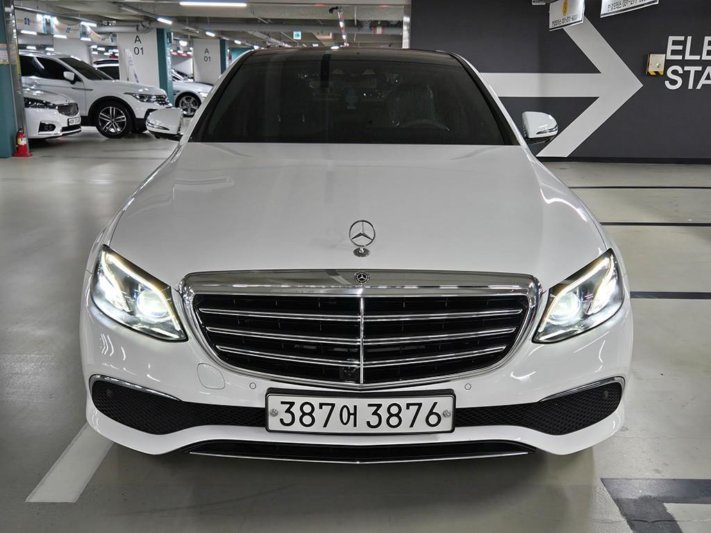 벤츠 E 클래스 E300 4MATIC 아방가르드 사진