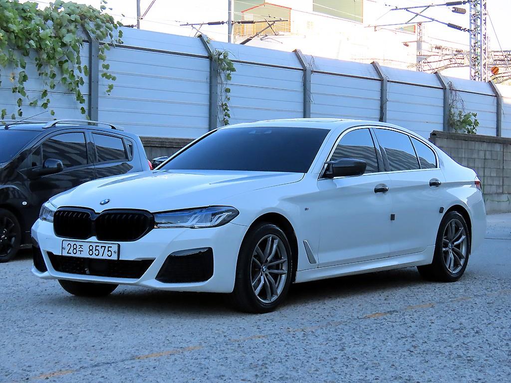 BMW 5시리즈 530i xDrive M 스포츠 플러스 사진 2/20