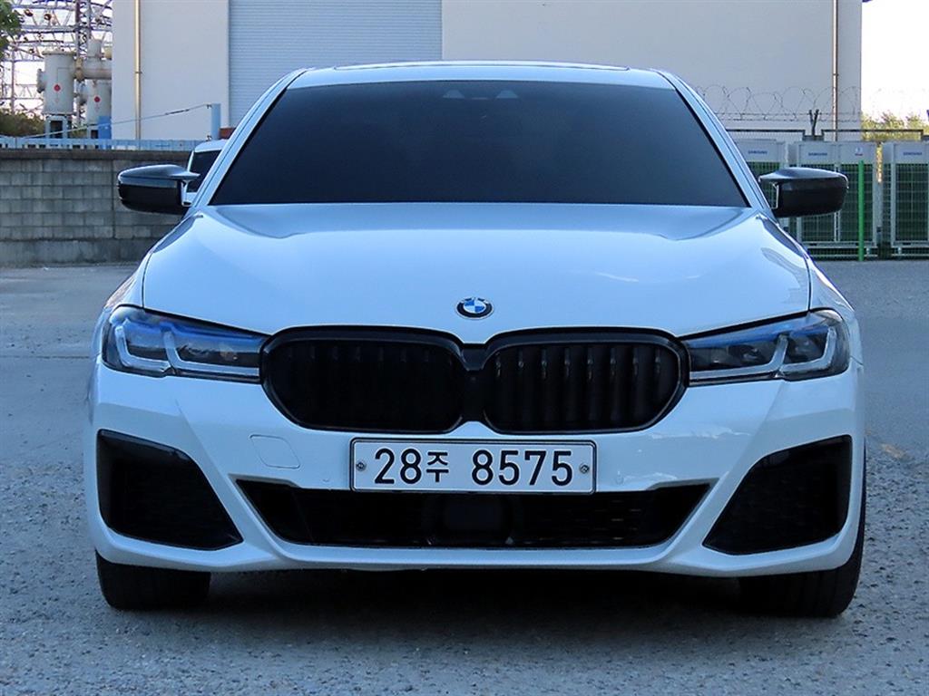 BMW 5시리즈 530i xDrive M 스포츠 플러스 사진