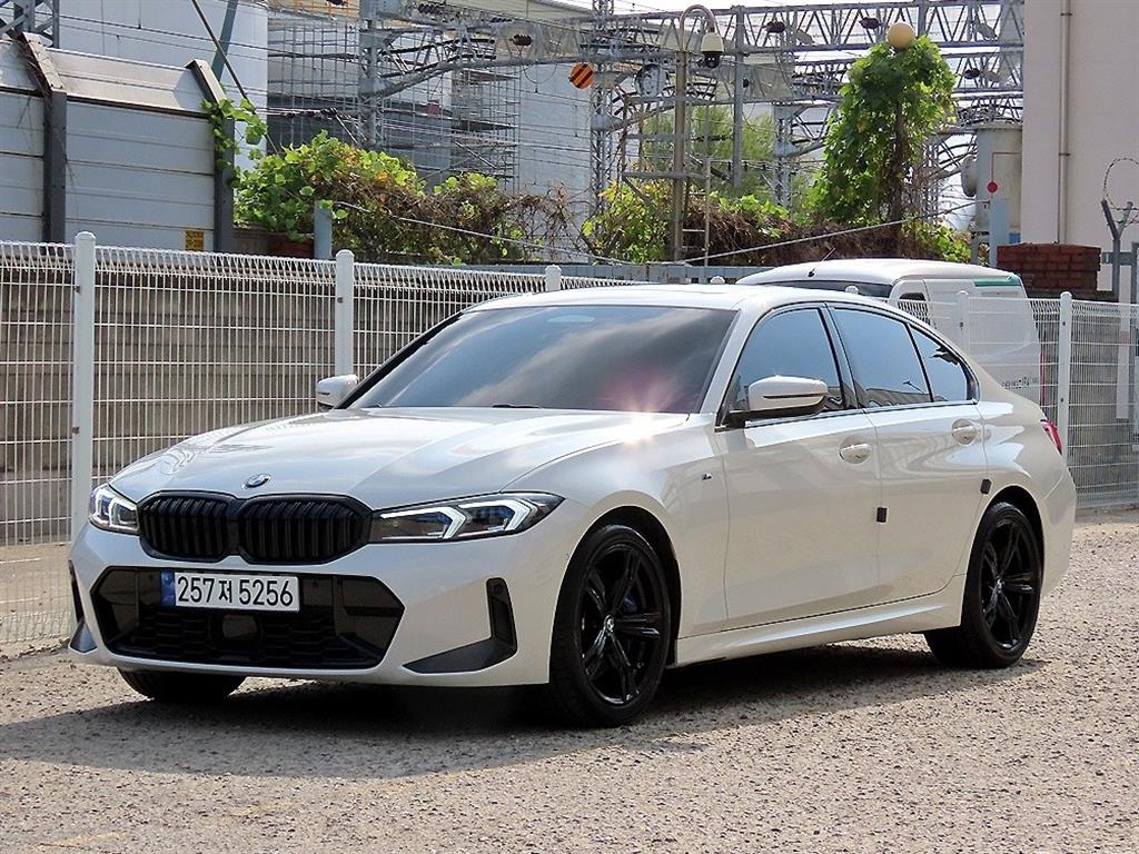 BMW 3시리즈 320i M 스포츠 사진 2/20