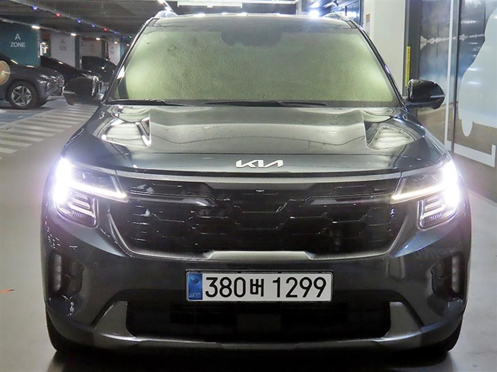 기아 셀토스 가솔린 1.6 터보 4WD 시그니처 사진