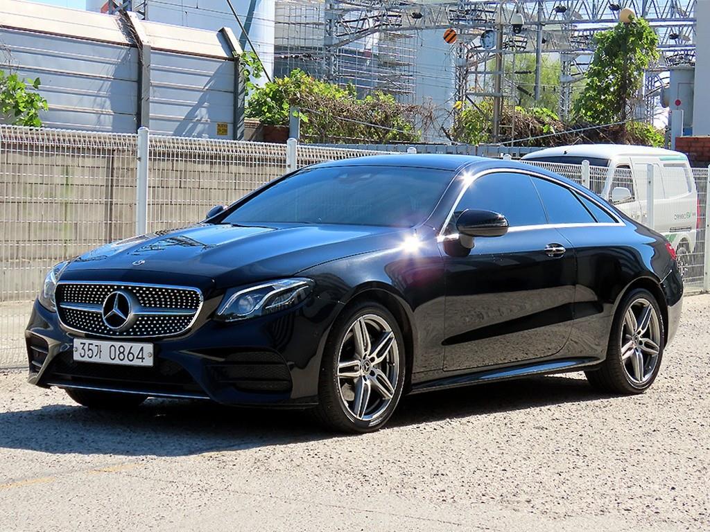 벤츠 E 클래스 E220d 쿠페 사진 2/20