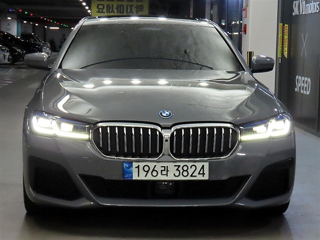BMW 5시리즈 530e M 스포츠 사진