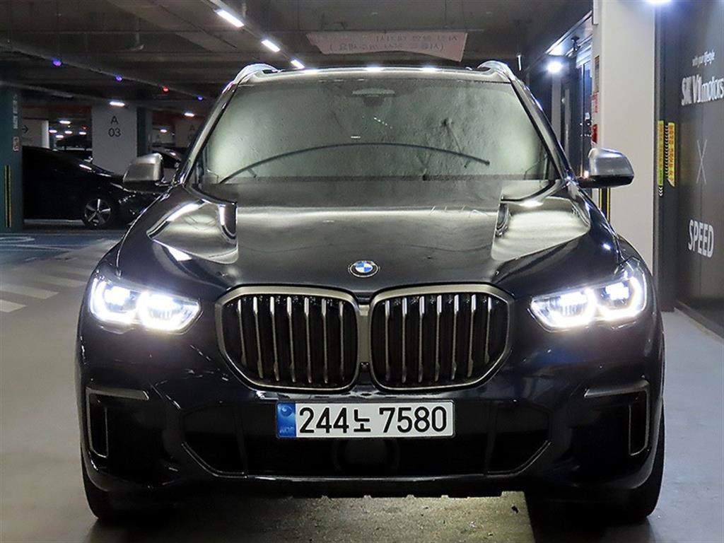 BMW X5 M50i 사진