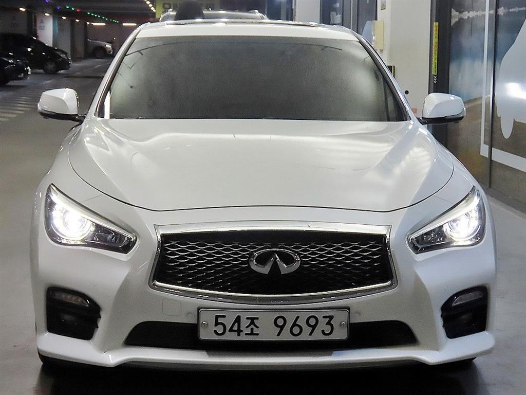 인피니티 Q 3.5 하이브리드 하이테크 사진
