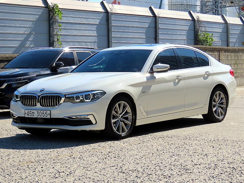 BMW 5시리즈 520i 럭셔리 사진 2/20