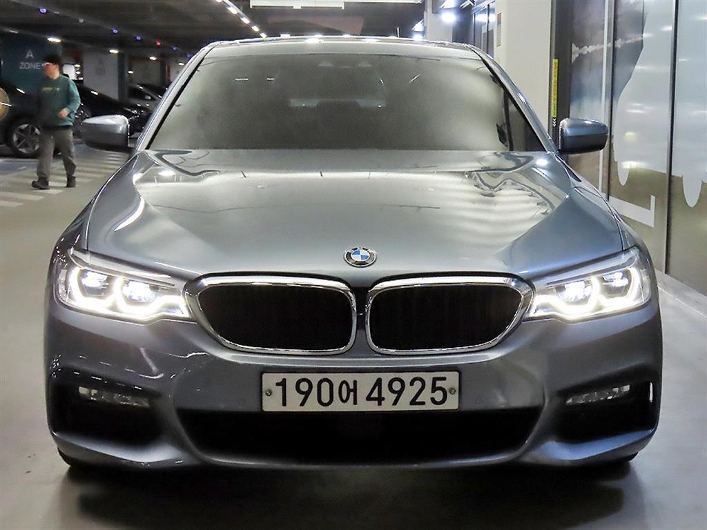 BMW 5시리즈 520d M 스포츠 사진