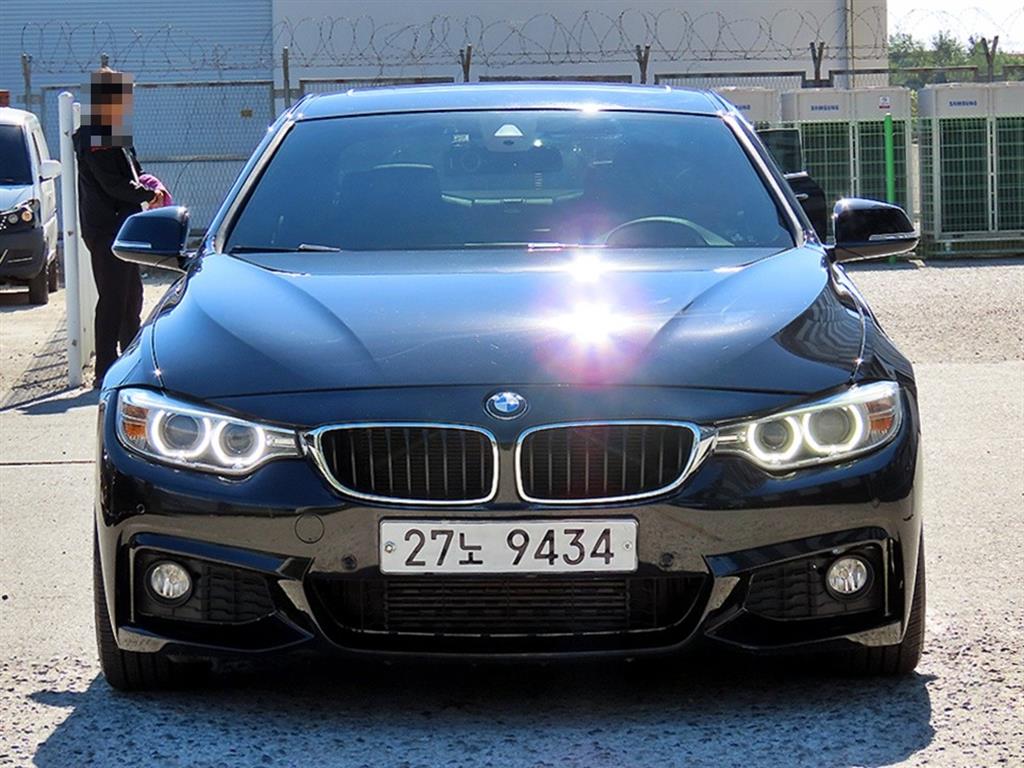 BMW 4시리즈 428i 쿠페 M 스포츠 사진