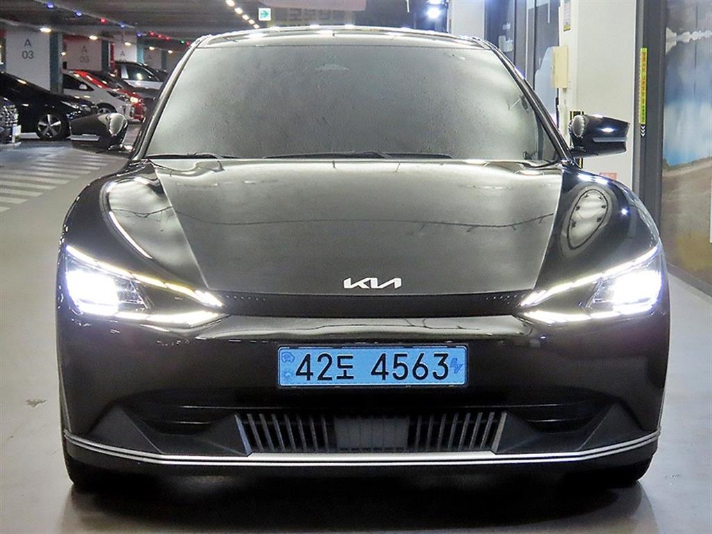 기아 EV6 롱레인지 에어 사진