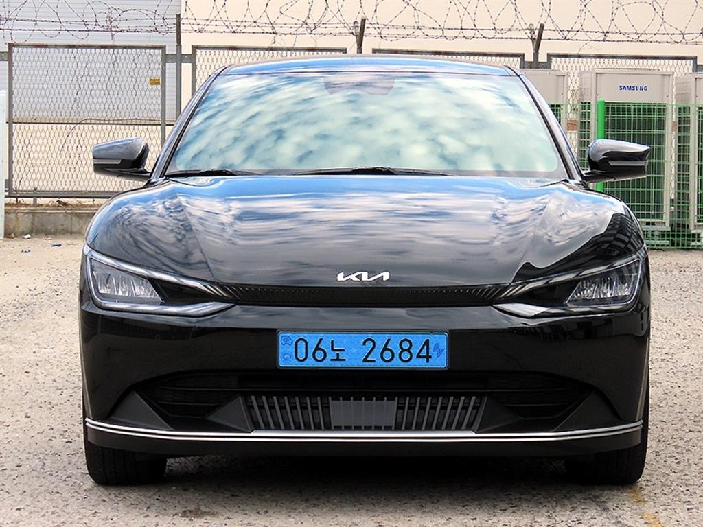 기아 EV6 롱레인지 에어 사진