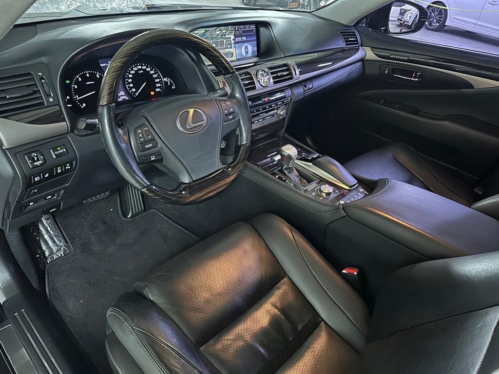 렉서스 LS AWD 사진
