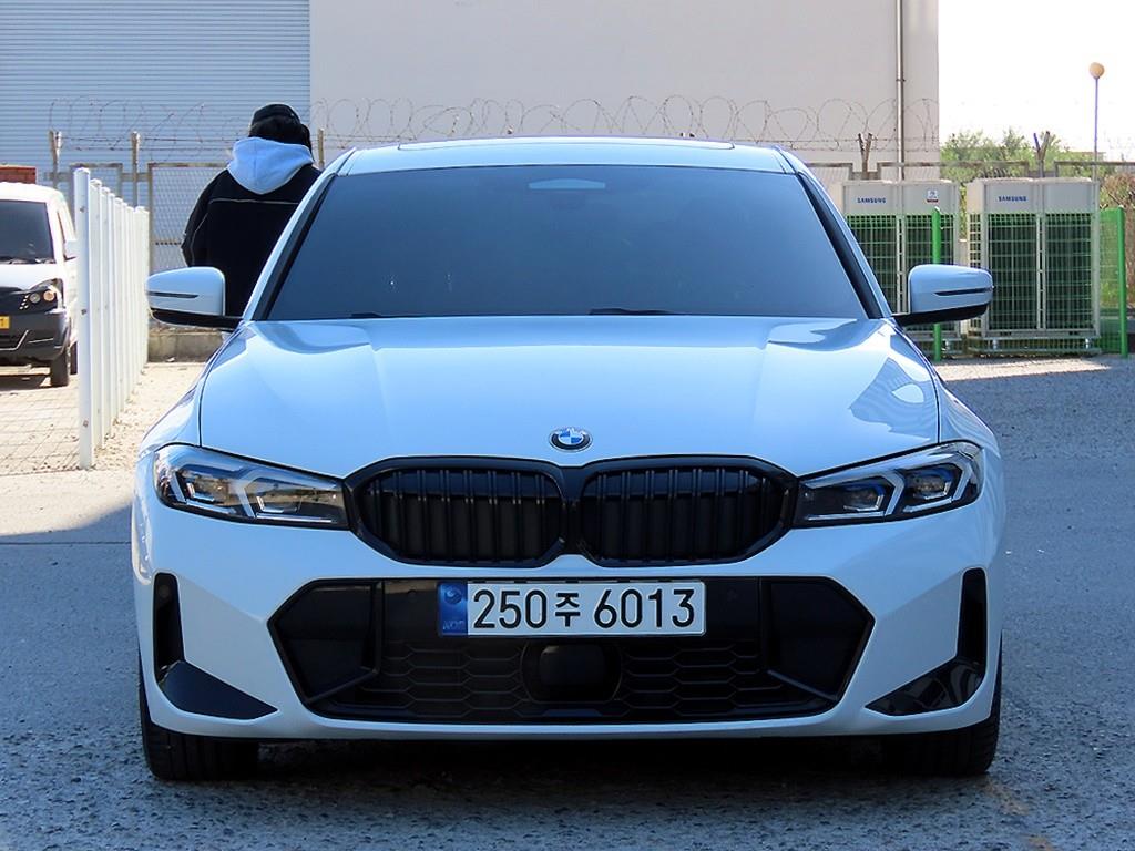 BMW 3시리즈 320i M 스포츠 사진