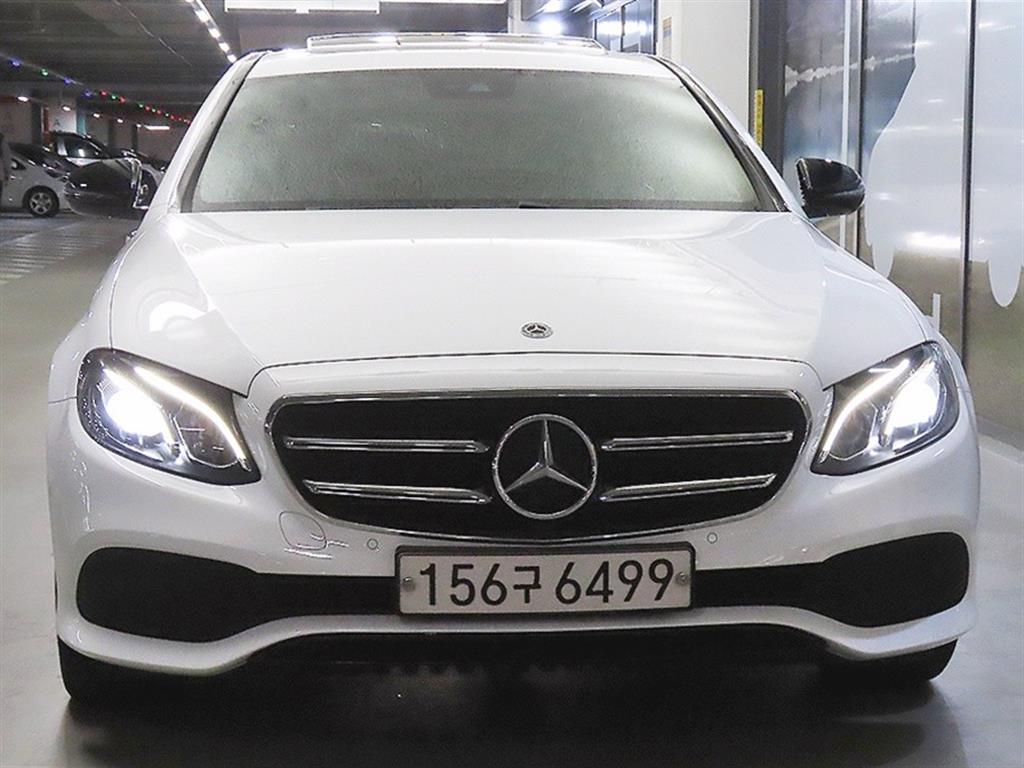 벤츠 E 클래스 E250 아방가르드 사진