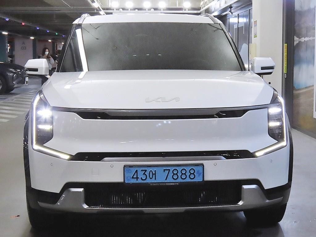 기아 EV9 롱레인지 2WD 어스 사진