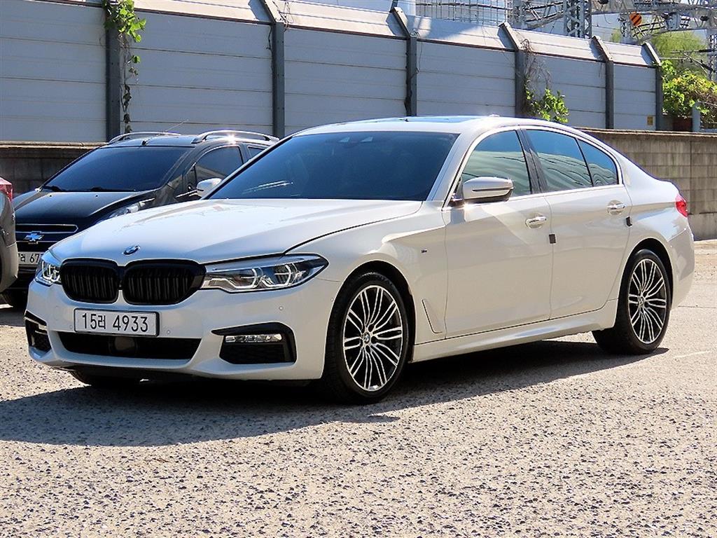 BMW 5시리즈 530d M 스포츠 플러스 사진 2/20