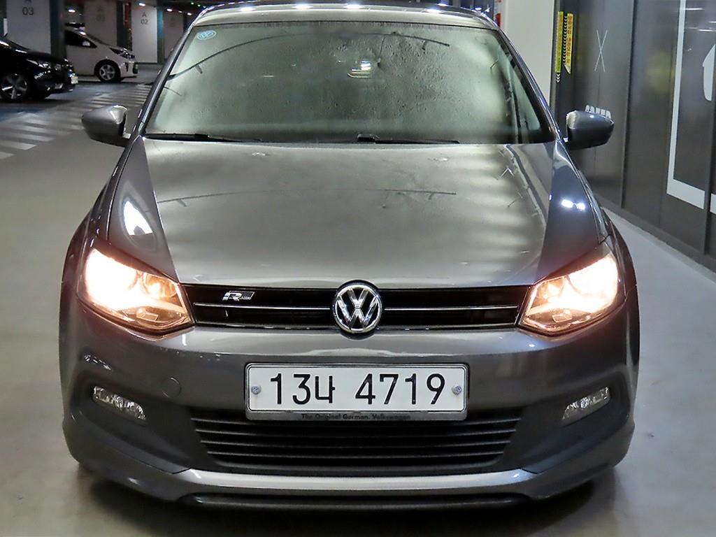 폭스바겐 폴로 1.6 TDI R-LINE 사진