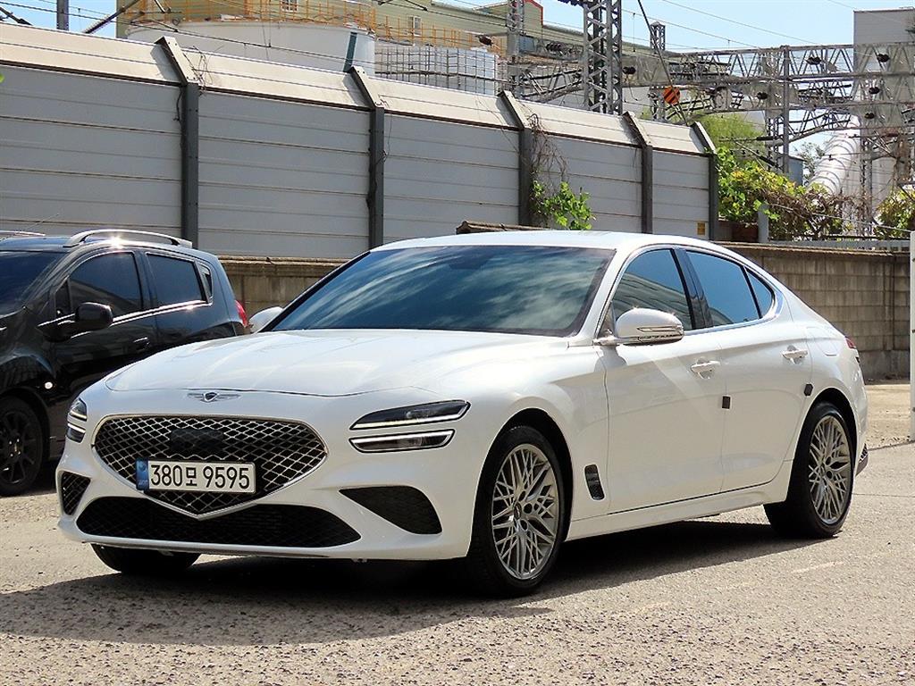 제네시스 G70 가솔린 2.0T 2WD 기본형 사진 2/20