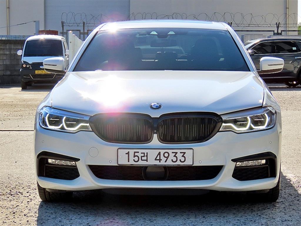 BMW 5시리즈 530d M 스포츠 플러스 사진