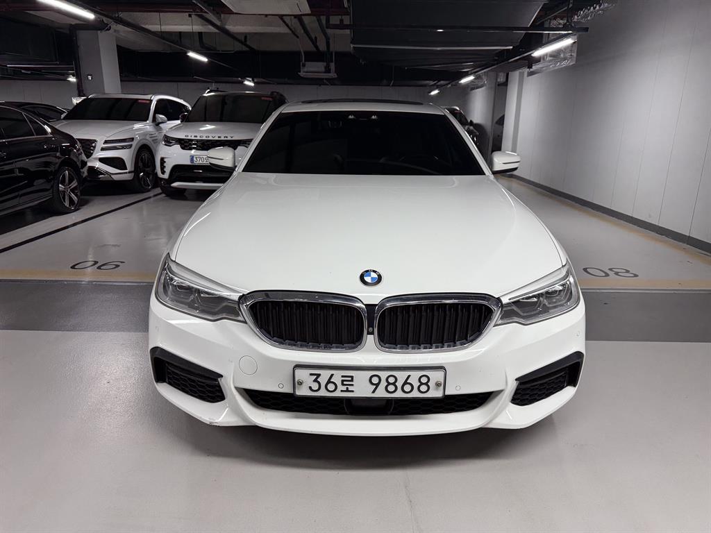 BMW 5시리즈 530i M 스포츠 플러스 사진